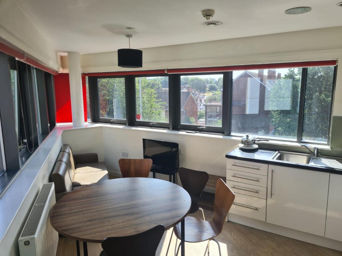 Zeni 3 Bed In * Exeter