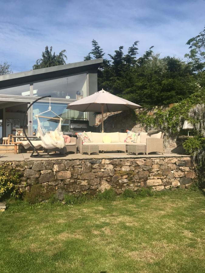 Remote Thatch On Dartmoor With Hot Tub Holiday home *