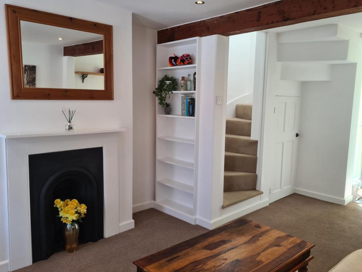 Cosy For Work Or Leisure, Rd&e 20min Walk, Easy Access To City Centre * Exeter