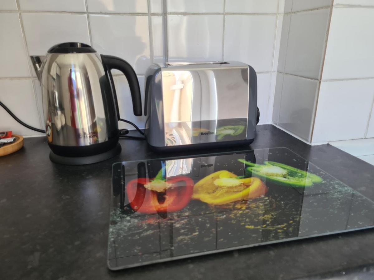 Appartement Cosy For Work Or Leisure, Rd&e 20min Walk, Easy Access To City Centre *