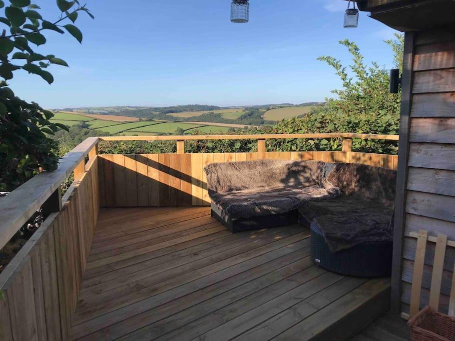 Casa de férias Rustic Lodge, Stunning Views & Star Gazing Bath