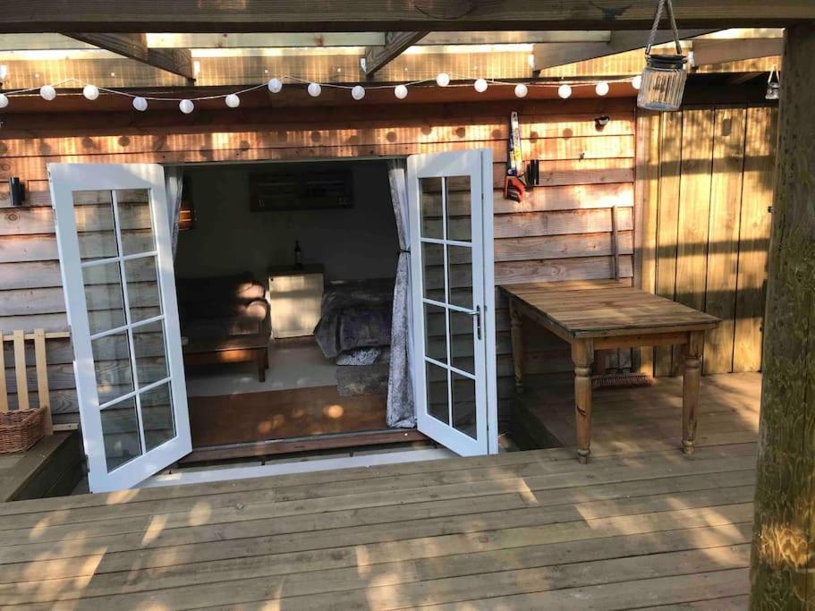 Rustic Lodge, Stunning Views & Star Gazing Bath