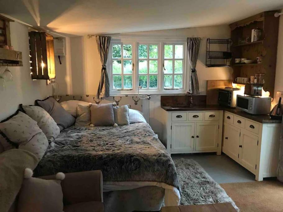 Rustic Lodge, Stunning Views & Star Gazing Bath Exeter