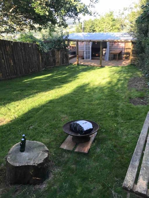 Rustic Lodge, Stunning Views & Star Gazing Bath * Exeter