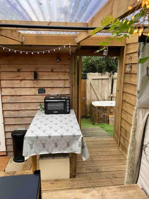 Rustic Lodge, Stunning Views & Star Gazing Bath Exeter