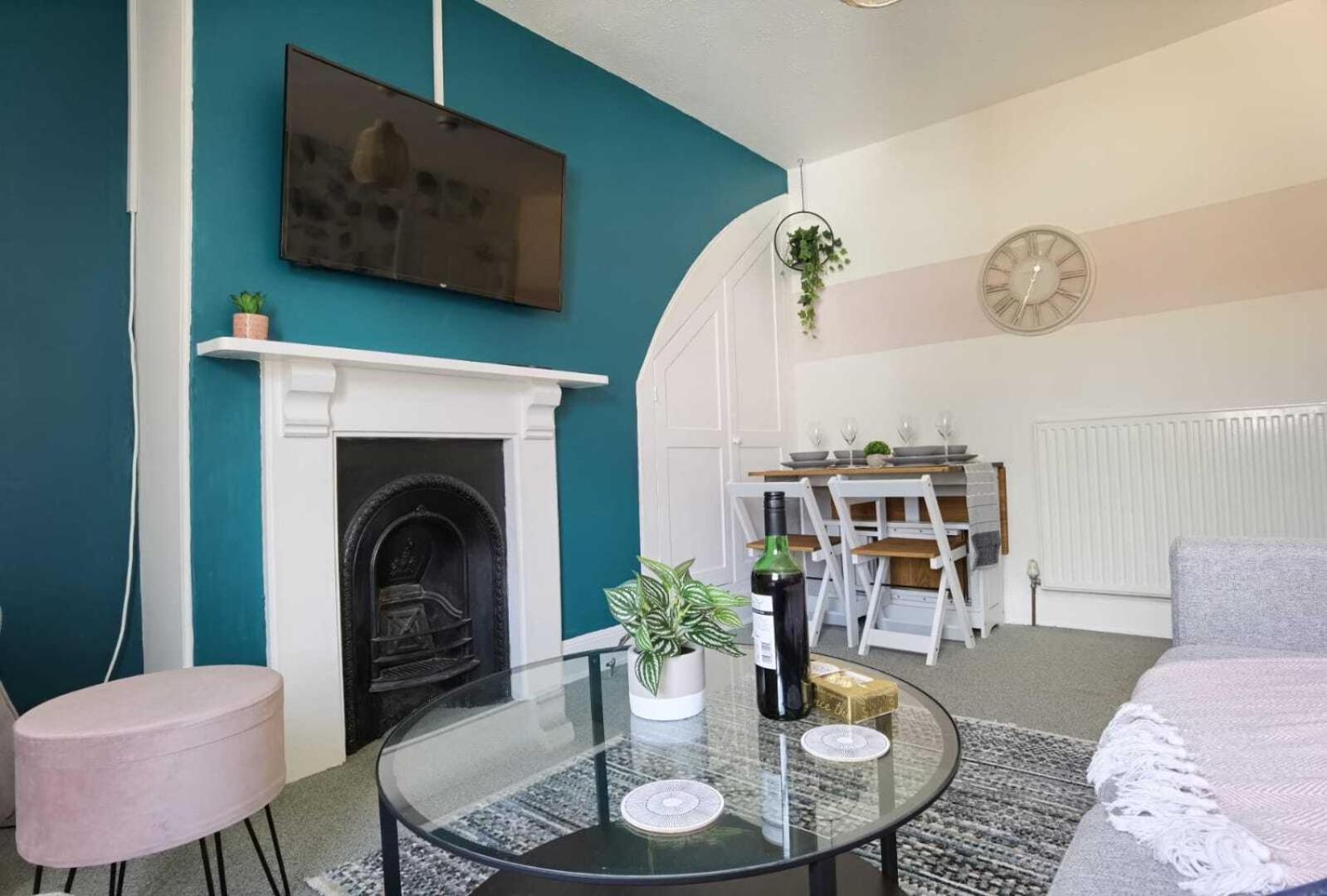 Raleigh Ff&tf - 1 Bed Georgian Flat In The Centre Of Exeter, Free Parking With Wifi Exeter