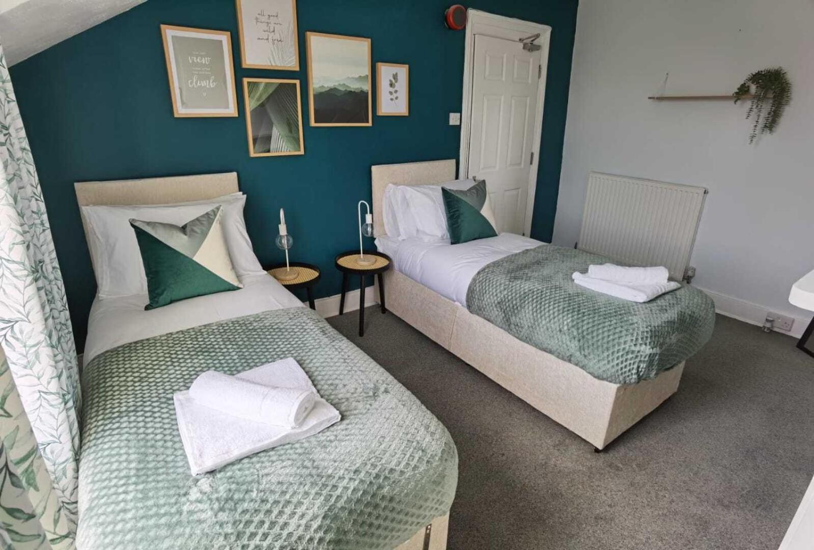 Apartment Raleigh Ff&tf - 1 Bed Georgian Flat In The Centre Of Exeter, Free Parking With Wifi *