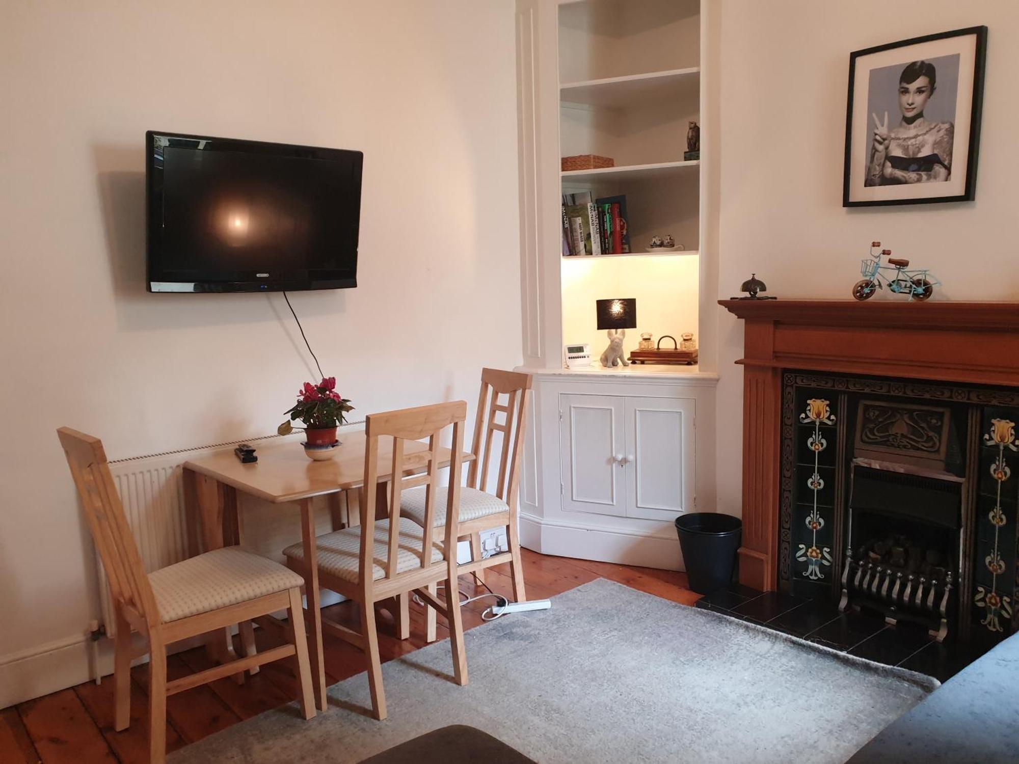 Willow House Excellent Exeter-uni-chiefs-rd&e-courtyard Garden-public Parking In Vicinty-sleeps Up To 6 *