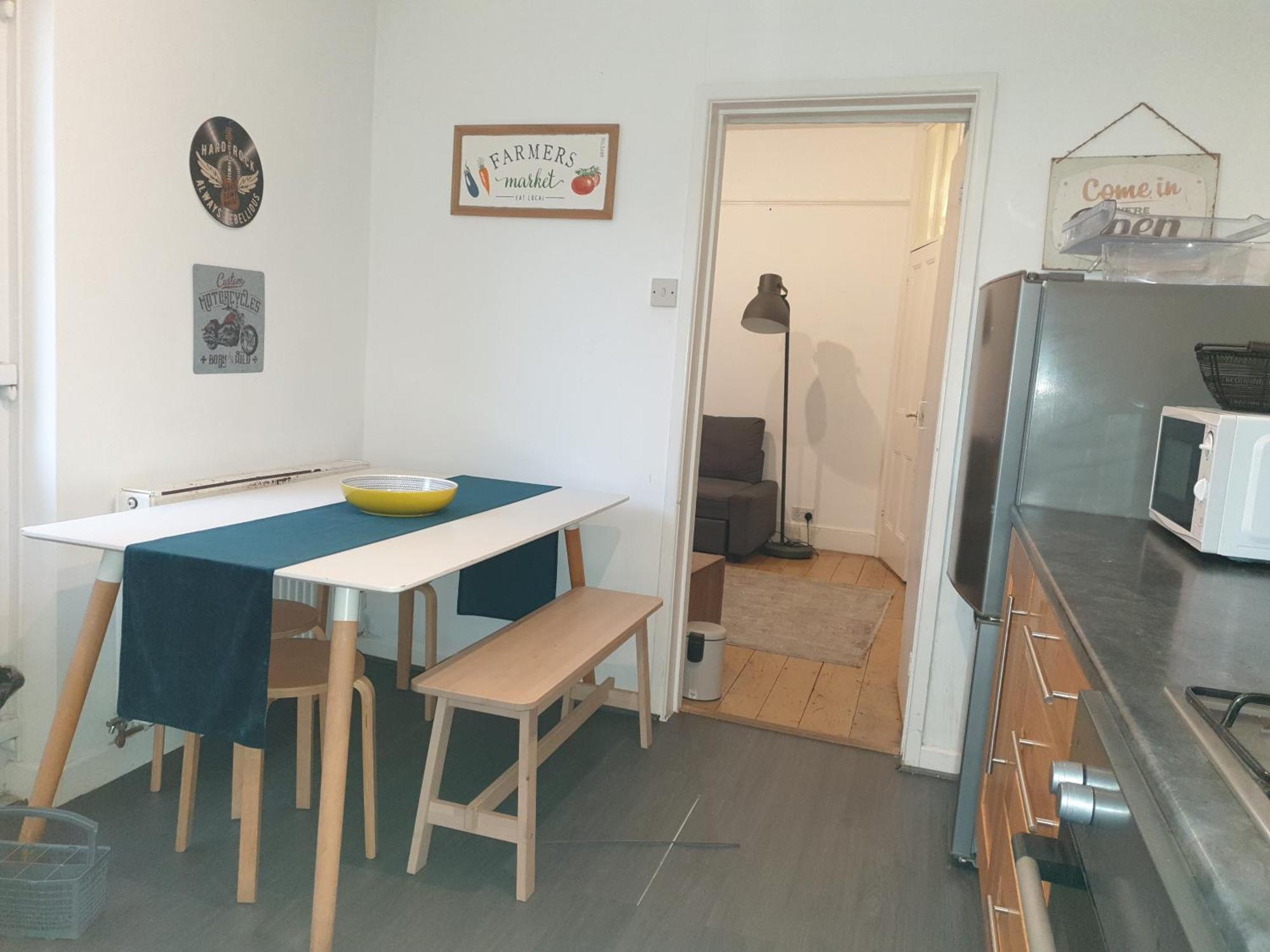 Casa de férias Mulberry House Excellent Location Courtyard Garden 3 Bedrooms Sleeps Up To 6 Public Parking In Vicinty Exeter