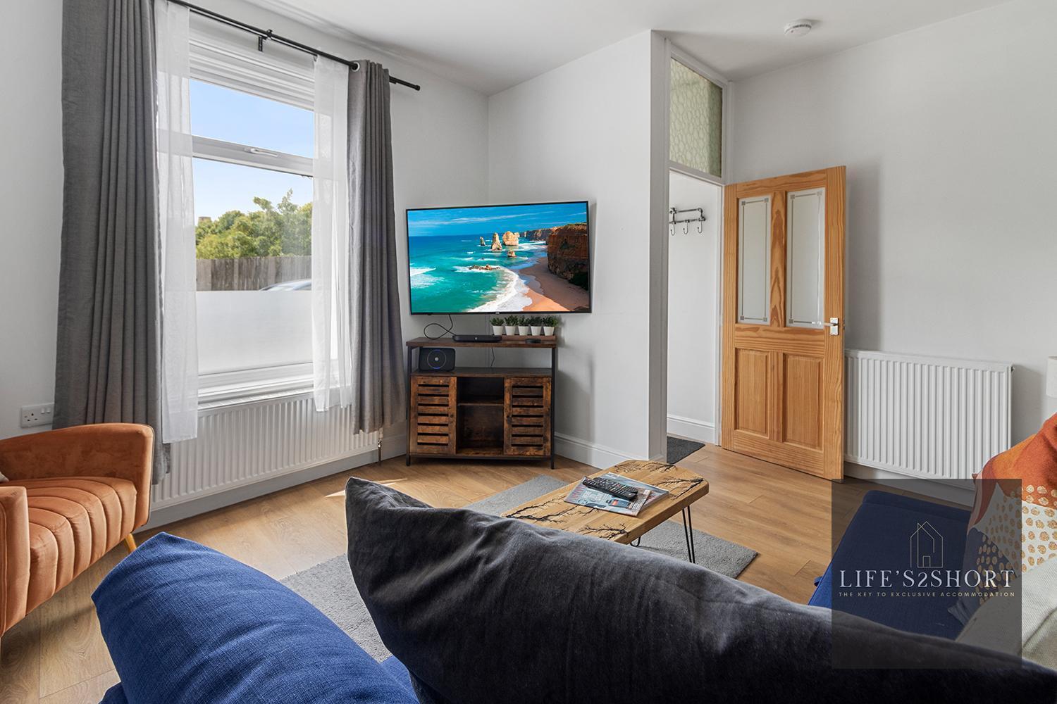 Luxe Garden House For 6 In Exeter