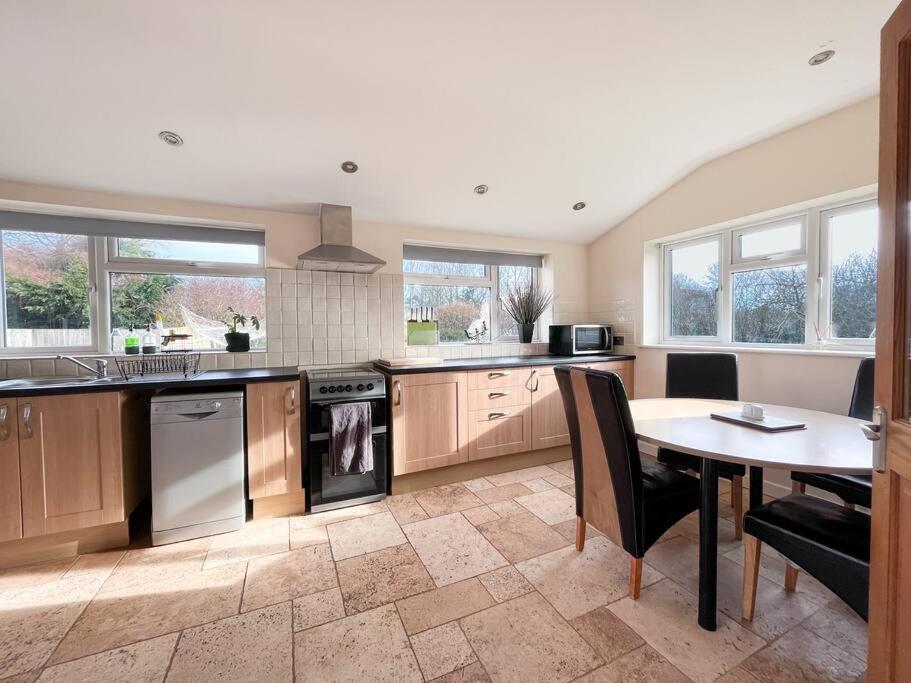 1a Smallbrook * Exeter
