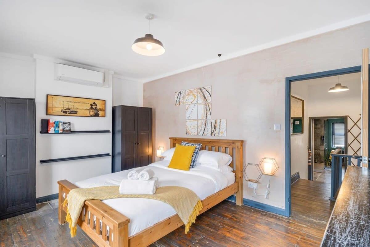 Stylish House W Free Parking Nr Centre Holiday home *