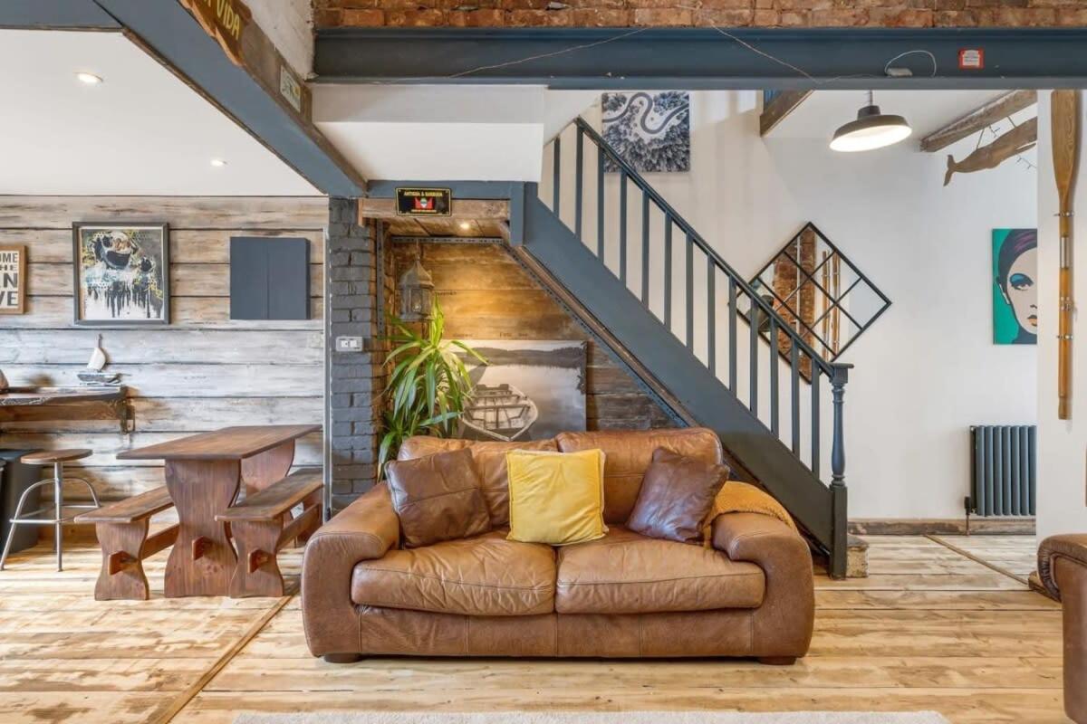 Holiday home Stylish House W Free Parking Nr Centre