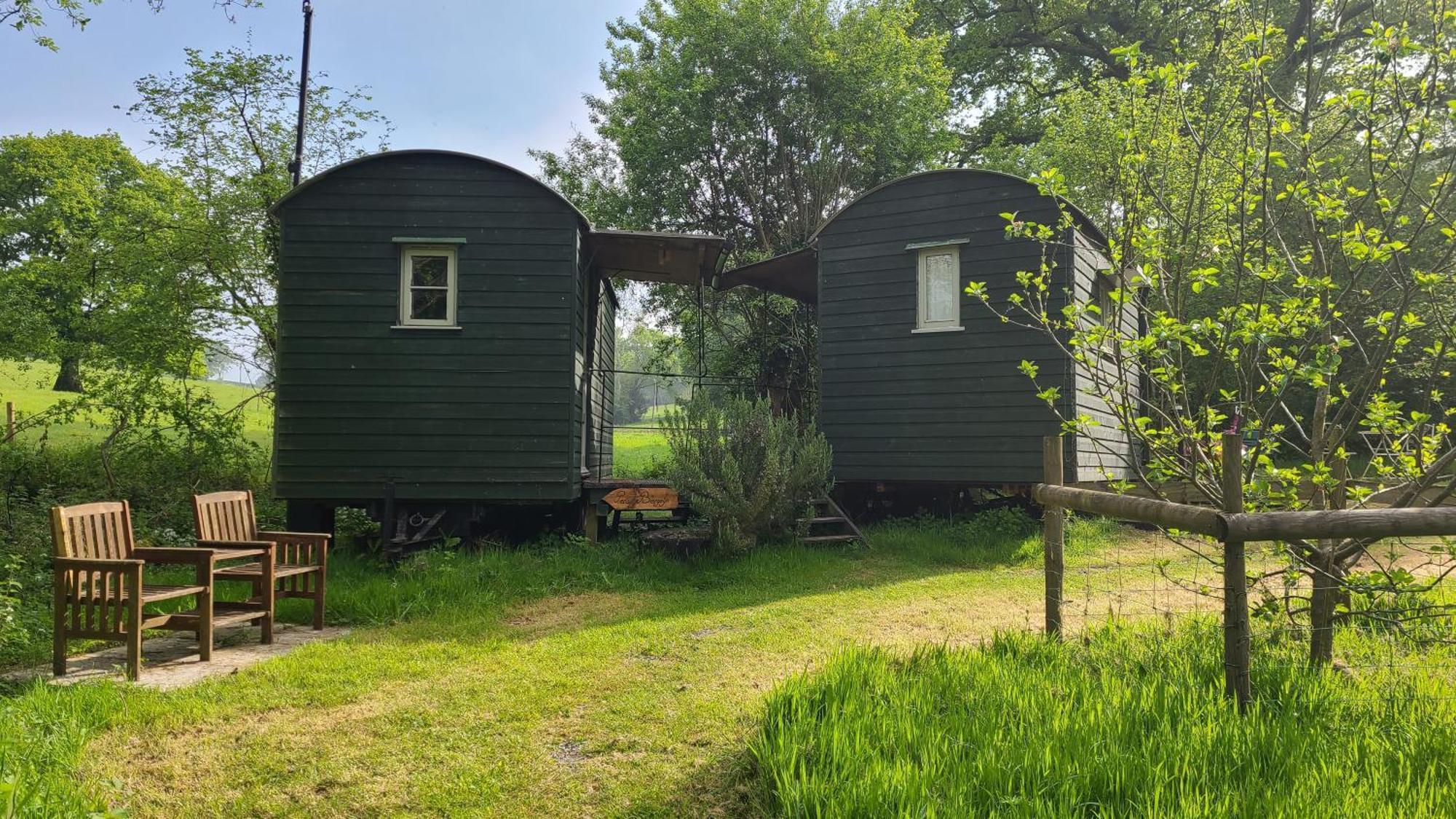 Penn Bergeyn Shepherd's Huts Apartment Exeter