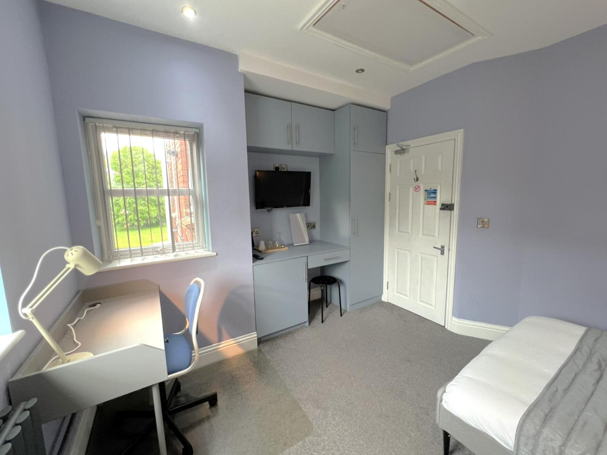 Guest house Melbury & *