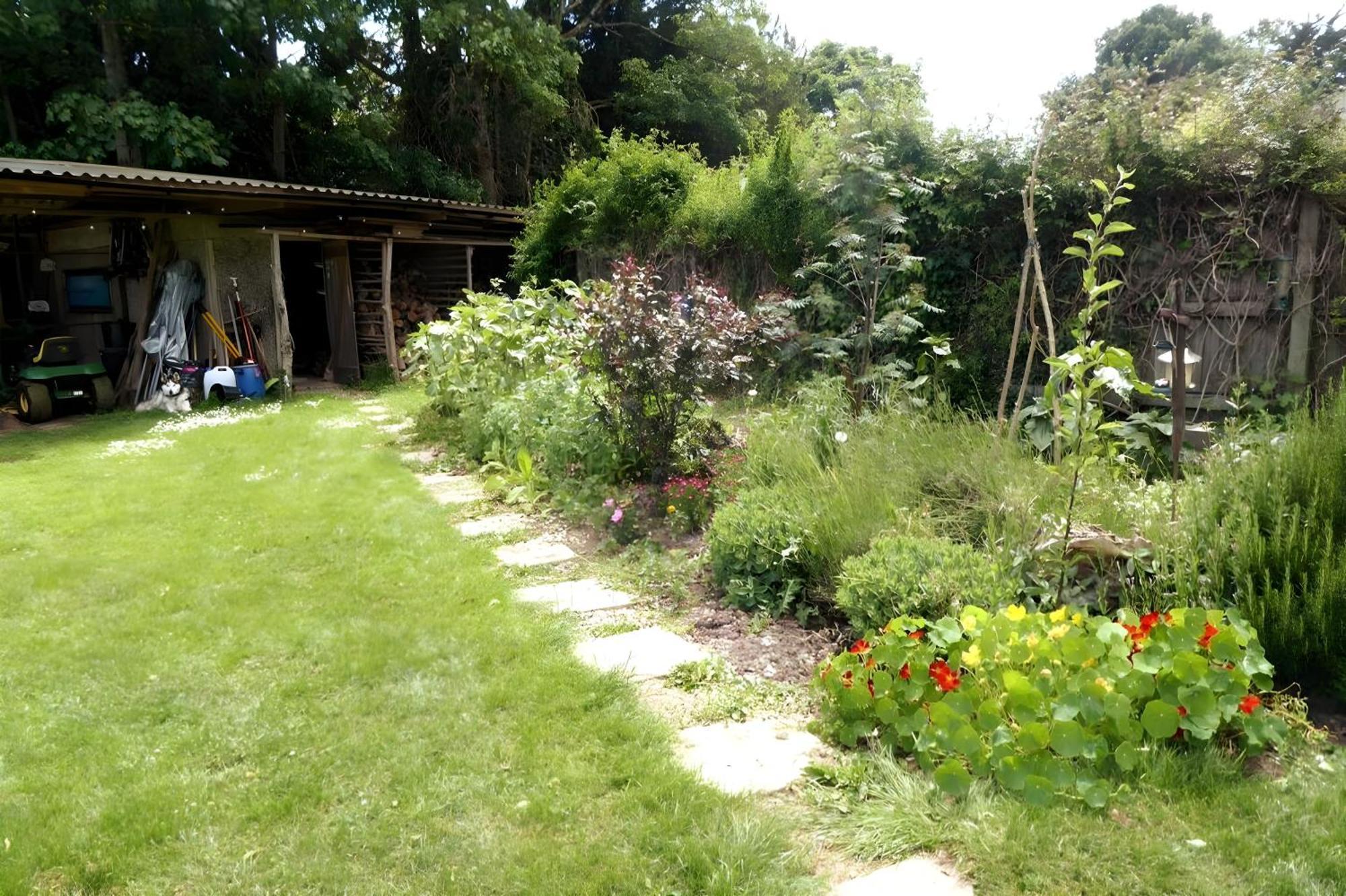 Large 2 Bed, 2 Bath Apt, Parking, Huge Garden, Sky Tv, Wifi, Direct Option * Exeter