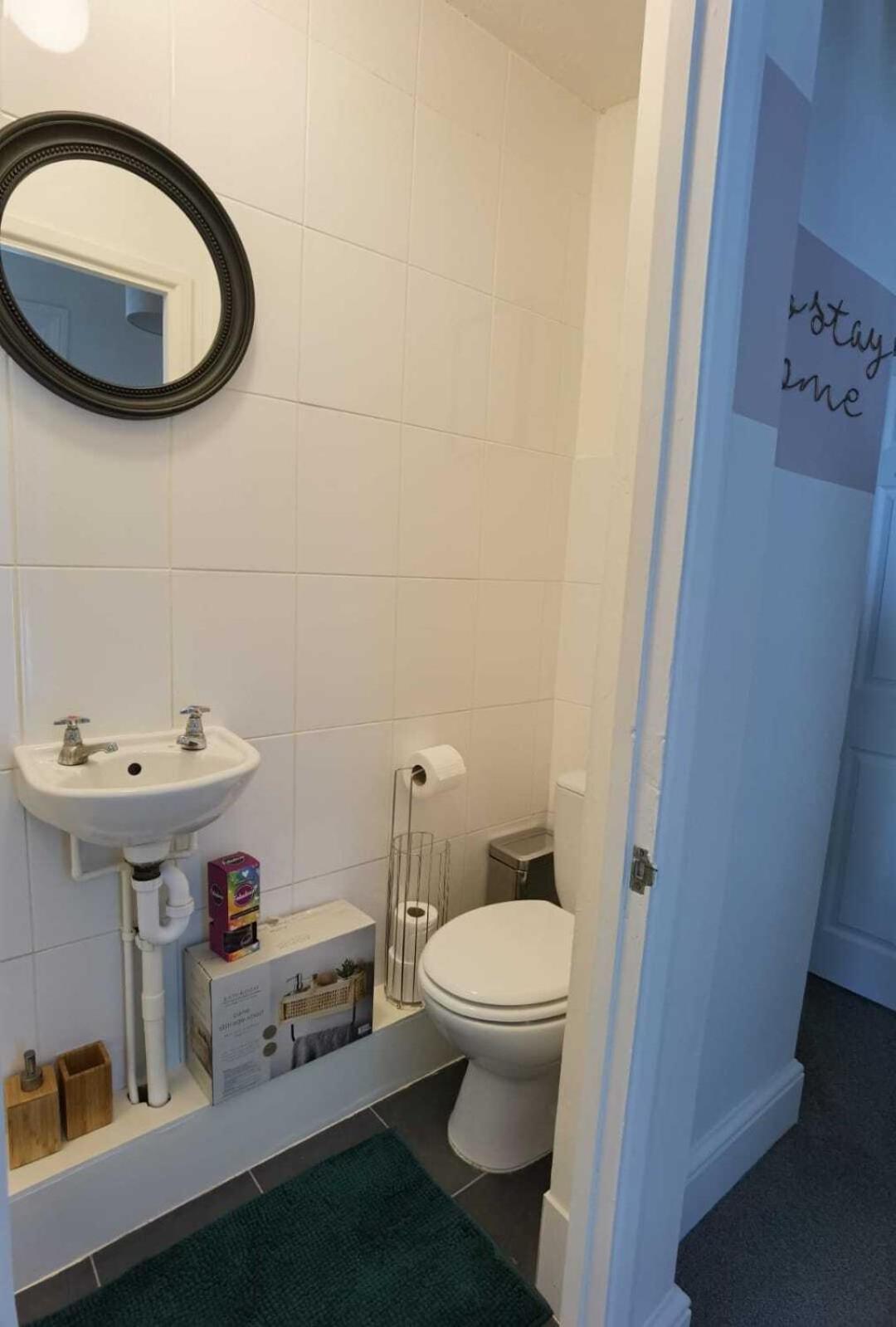 Apartment Raleigh Ff&tf - 1 Bed Georgian Flat In The Centre Of Exeter, Free Parking With Wifi Exeter