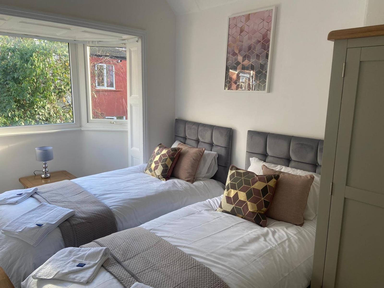 Raleigh Ff&tf - 1 Bed Georgian Flat In The Centre Of Exeter, Free Parking With Wifi Apartment