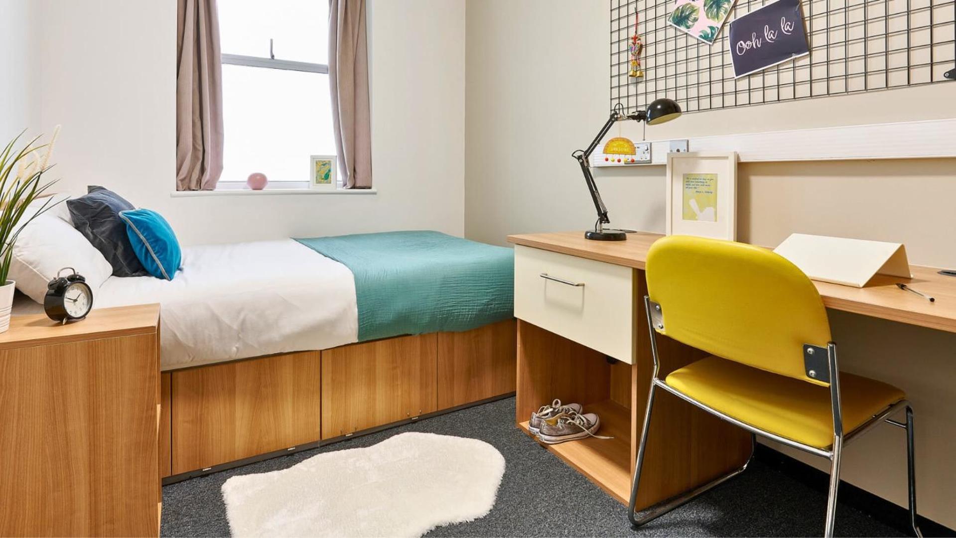 For Students Only Trendy Non-ensuite At Northernhay House In Hostel *