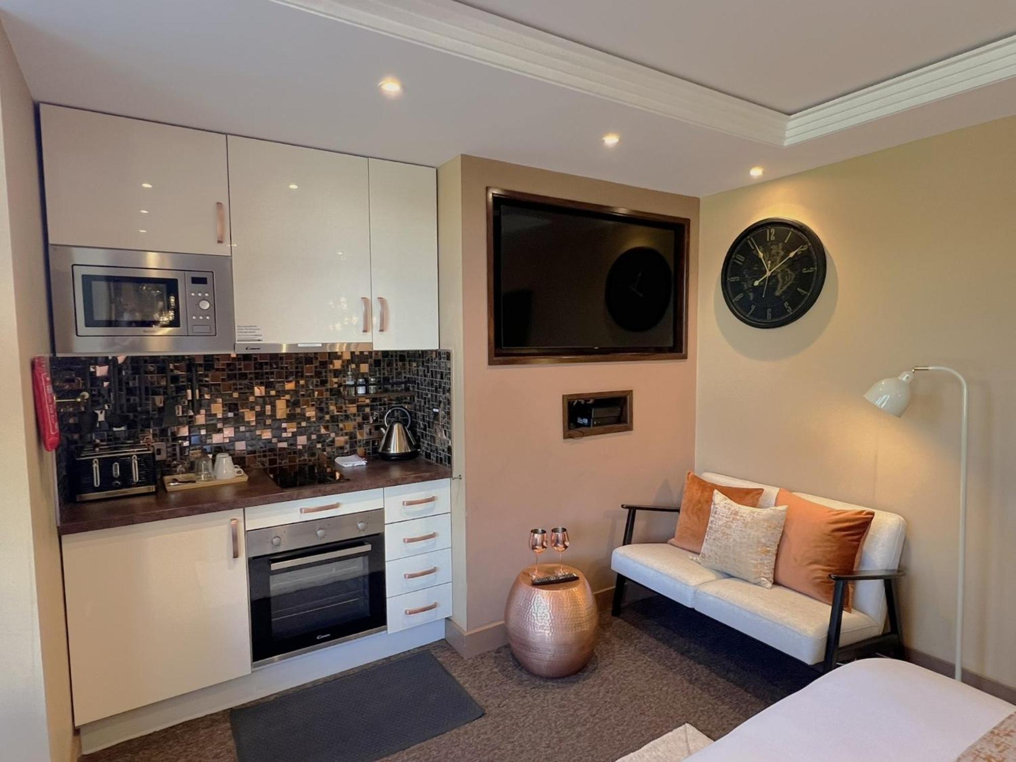 Melbury & Guest house *