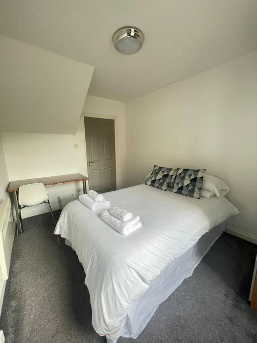 Apartamento 2 The Courtyard - For Business, Leisure Or Relocation Exeter