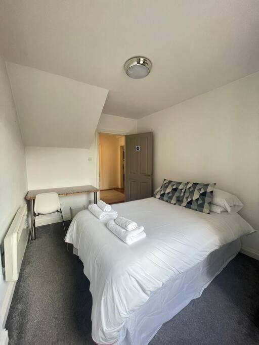 Apartamento 2 The Courtyard - For Business, Leisure Or Relocation Exeter
