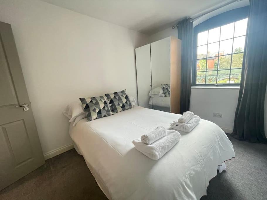 Apartamento 2 The Courtyard - For Business, Leisure Or Relocation Exeter
