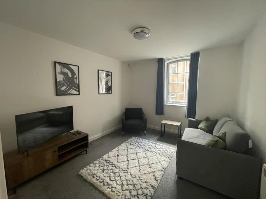 2 The Courtyard - For Business, Leisure Or Relocation Apartamento
