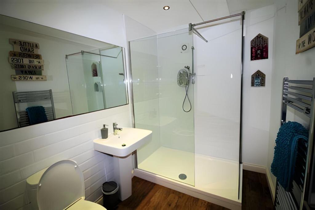 Apartamento 2 The Courtyard - For Business, Leisure Or Relocation Exeter