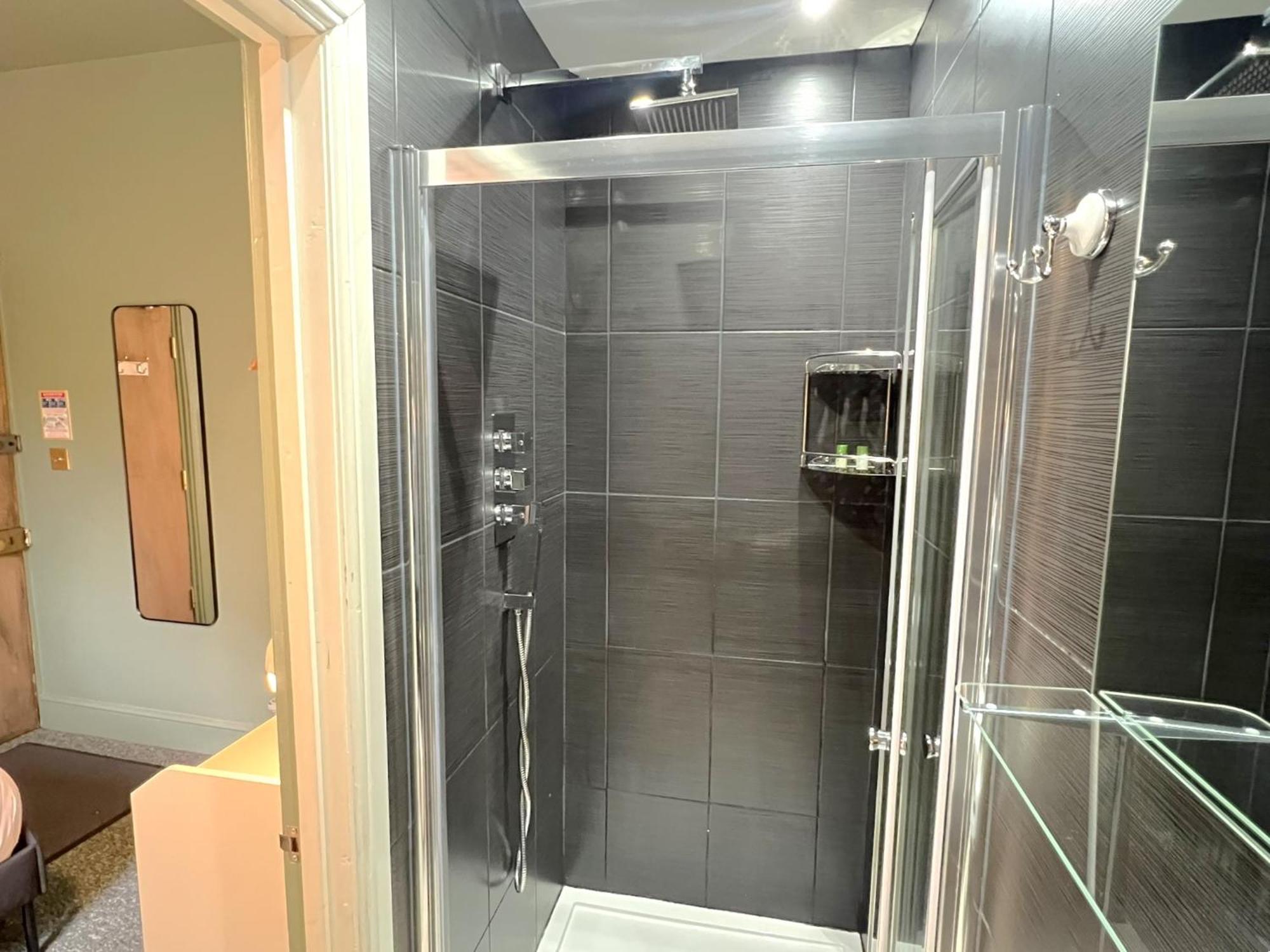 Melbury & Guest house *