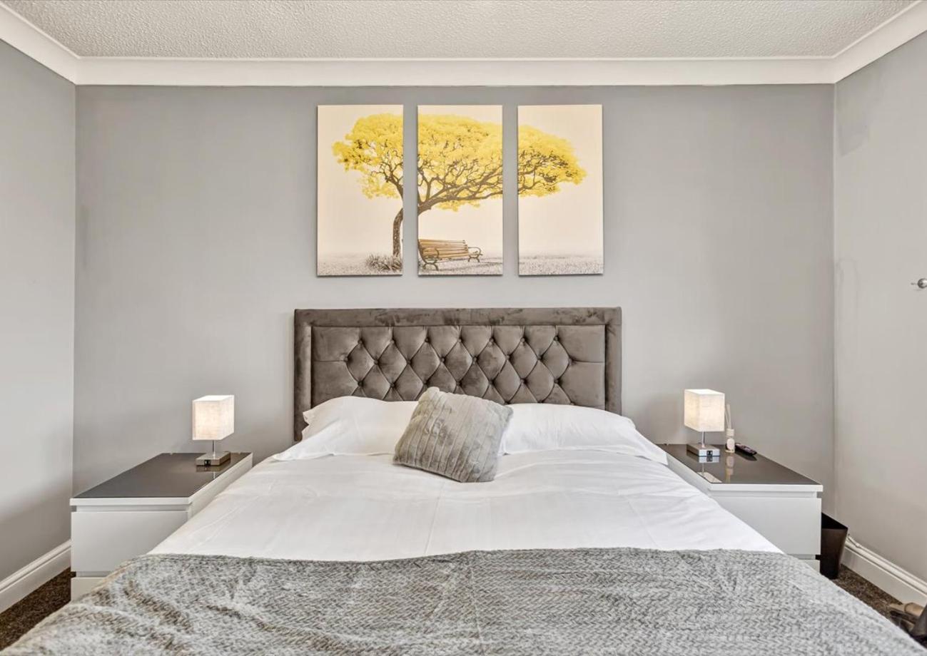 Apartment Stunning 2br With Private Garden, Near Airport & Met Office