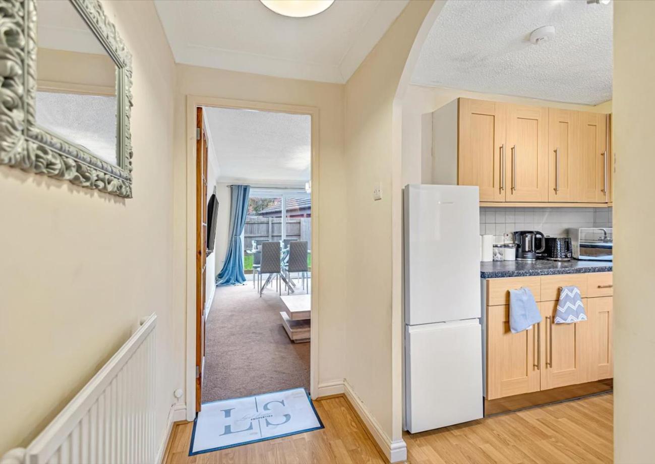 Stunning 2br With Private Garden, Near Airport & Met Office Apartment Exeter