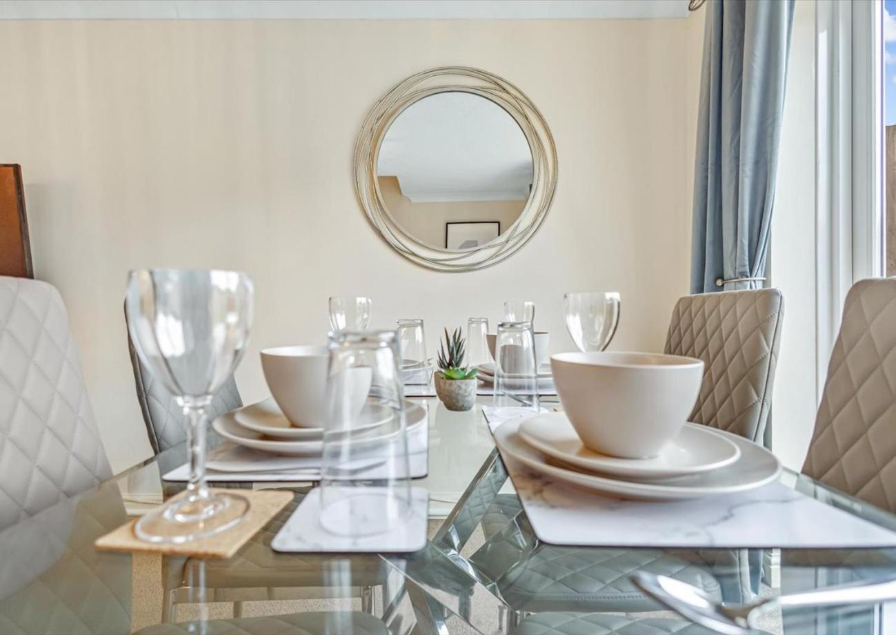 Stunning 2br With Private Garden, Near Airport & Met Office Exeter