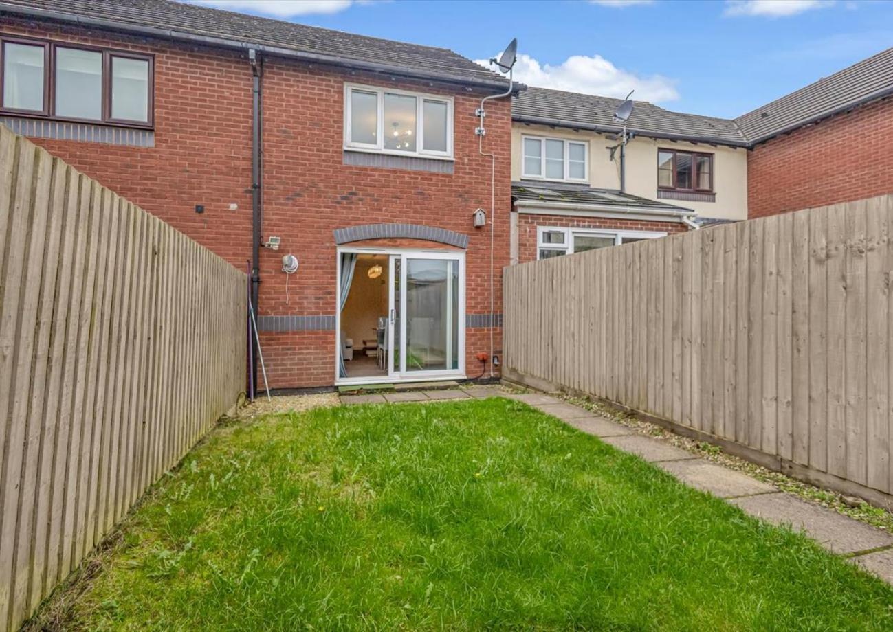 Stunning 2br With Private Garden, Near Airport & Met Office * Exeter