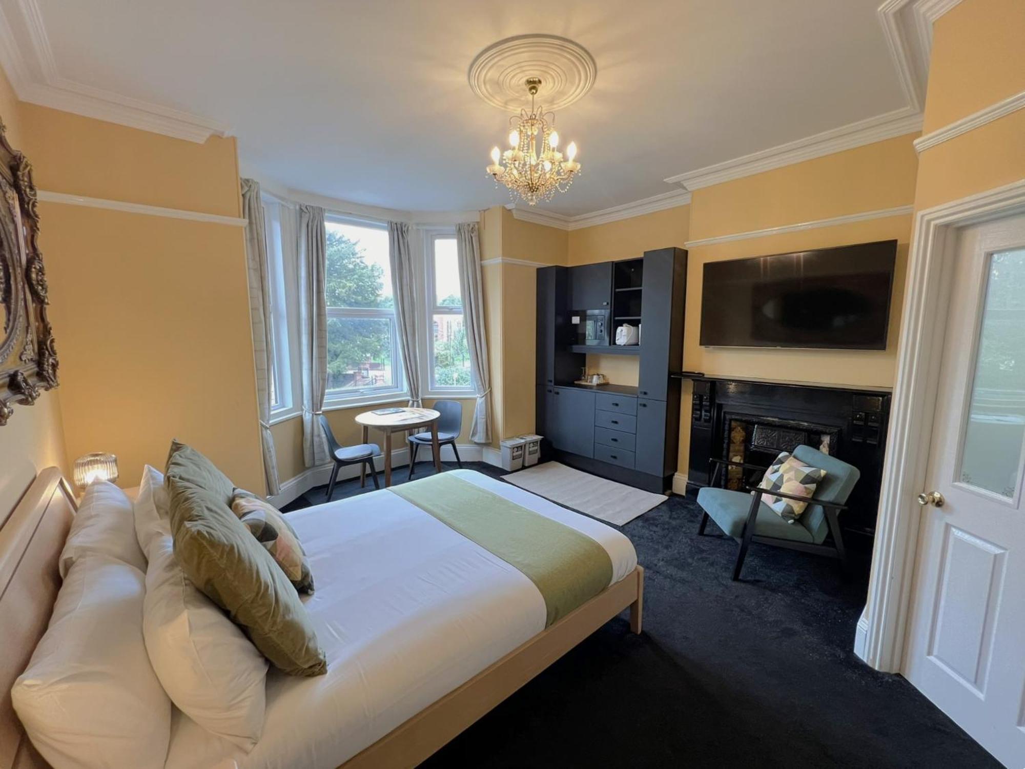 Guest house Melbury & *