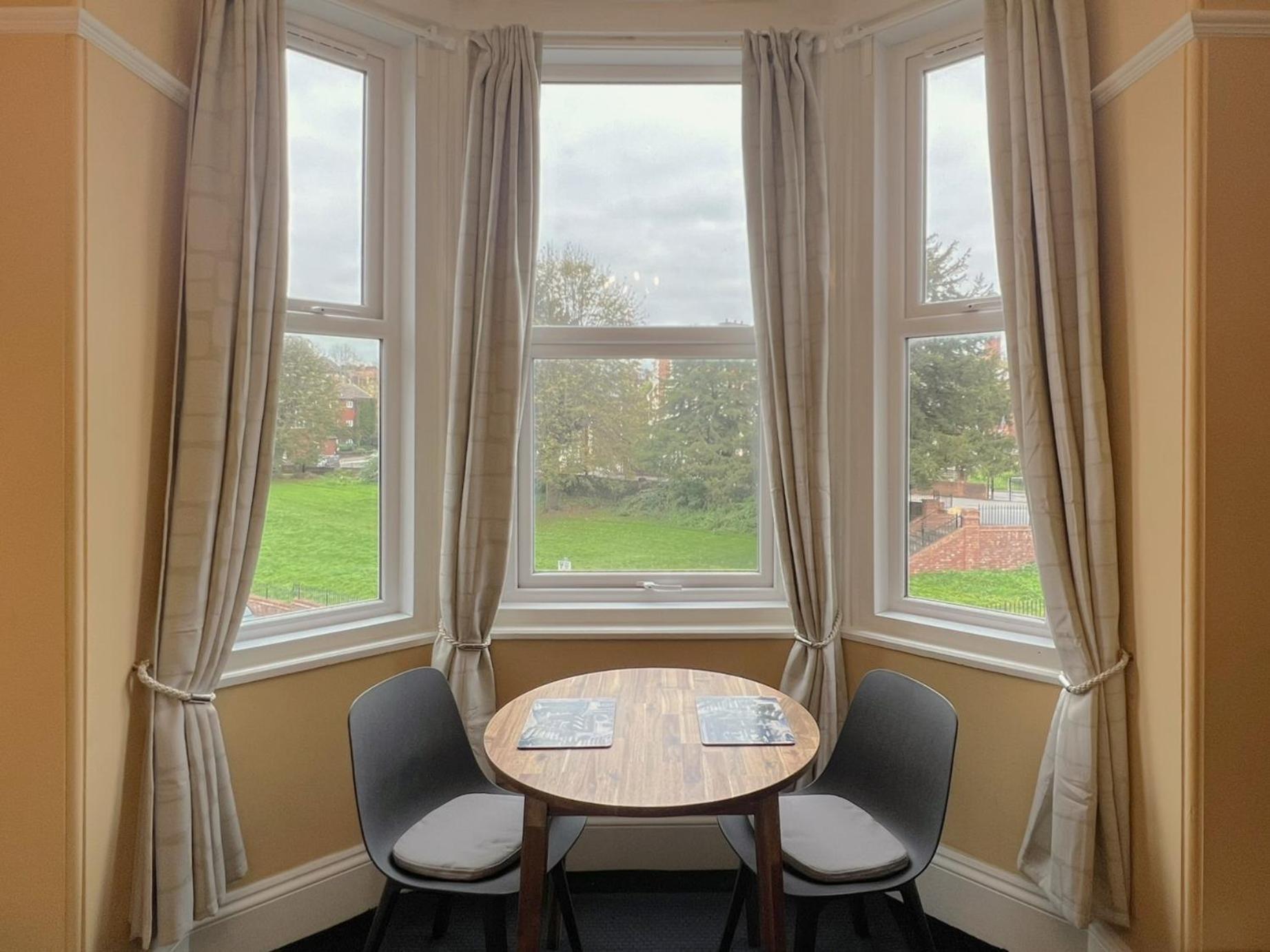 Guest house Melbury & Exeter