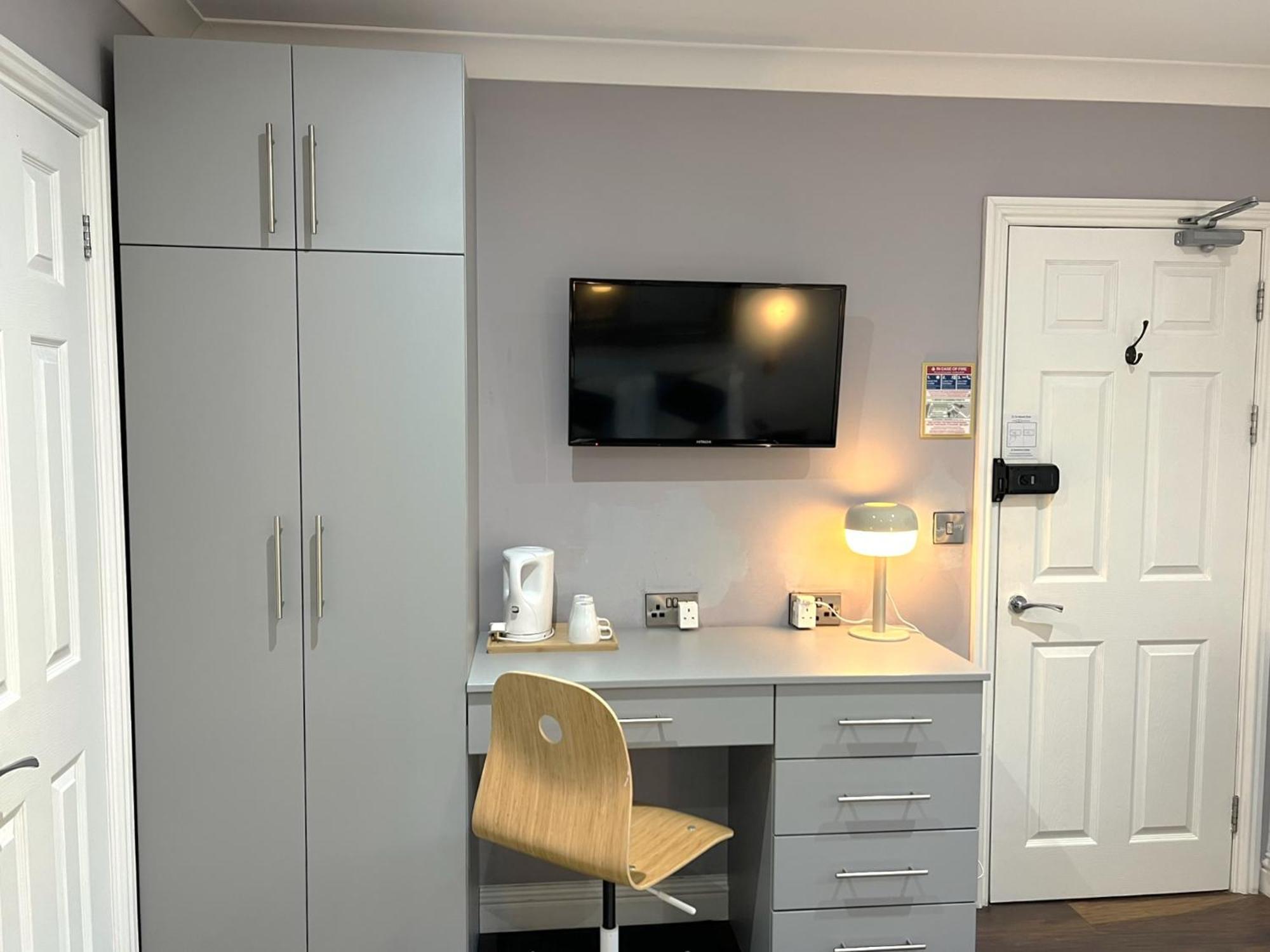 Melbury & Guest house *