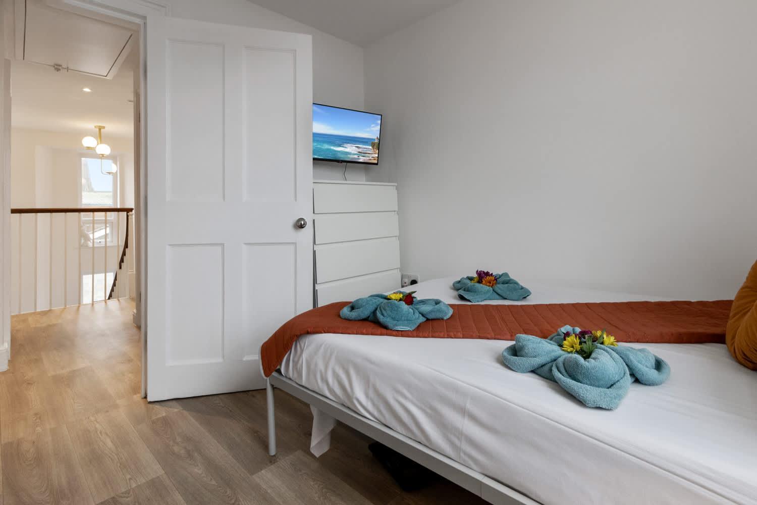 City Heights Sleeps 8 - Short Uk Exeter
