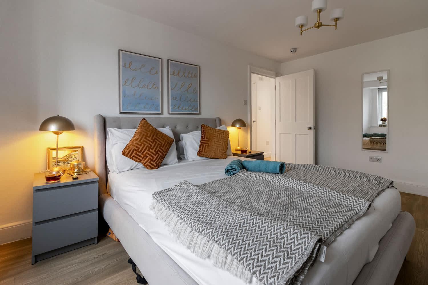City Heights Sleeps 8 - Short Uk *