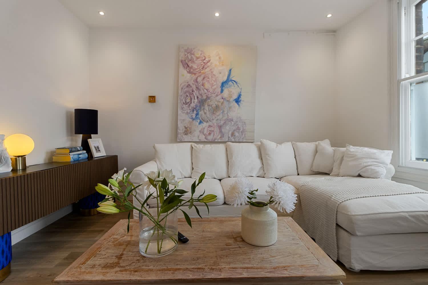 City Heights Sleeps 8 - Short Uk Holiday home *