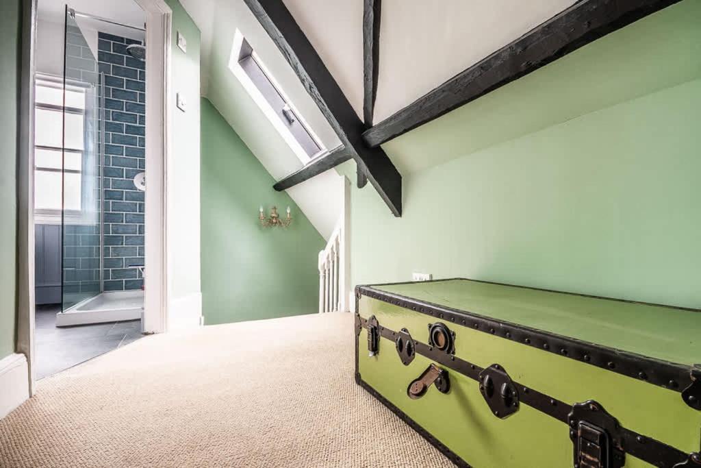 Grand Sleeps 6 - Short Uk Ltd Exeter