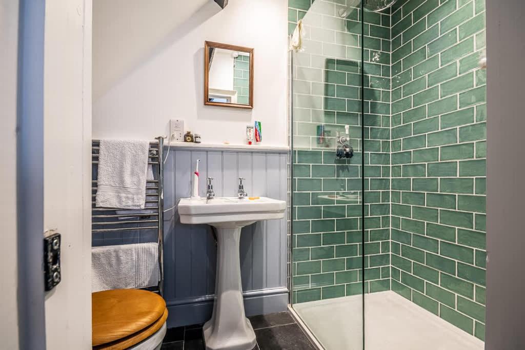 Grand Sleeps 6 - Short Uk Ltd *