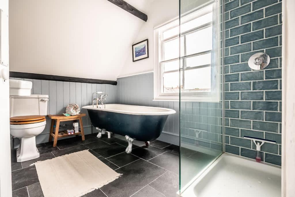 Grand Sleeps 6 - Short Uk Ltd