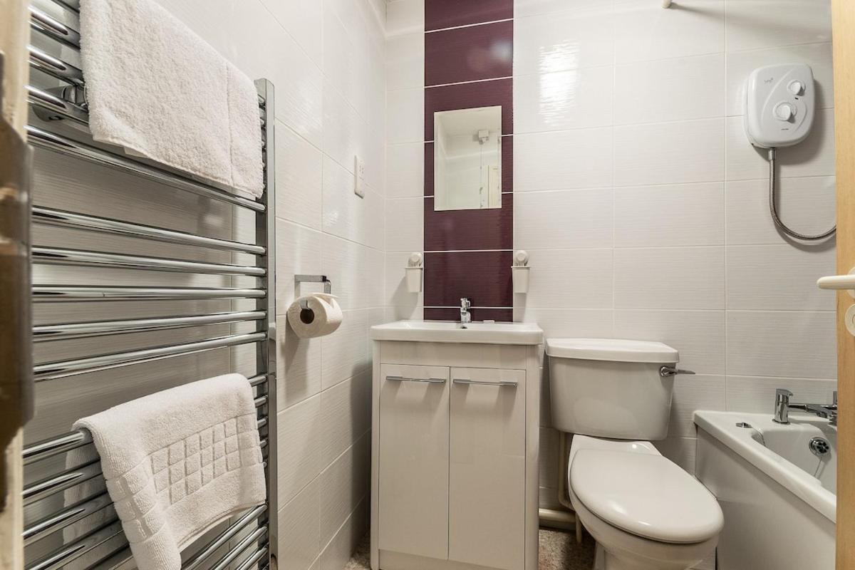 Stylish Townhouse By The Quay With Parking * Exeter
