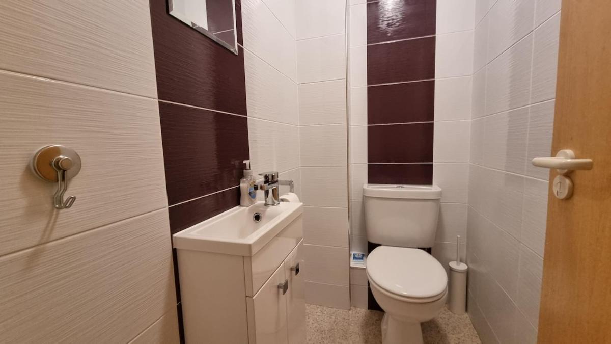 Stylish Townhouse By The Quay With Parking * Exeter