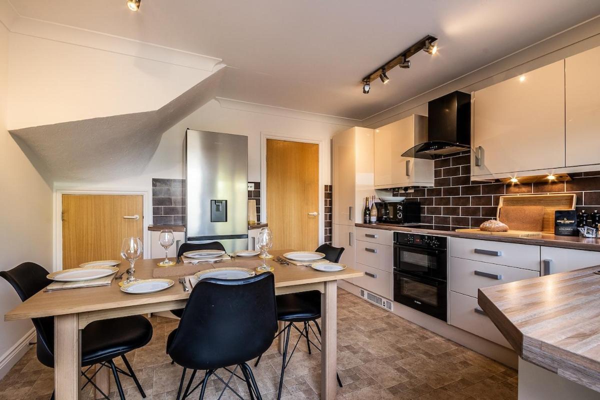 Holiday home Stylish Townhouse By The Quay With Parking Exeter