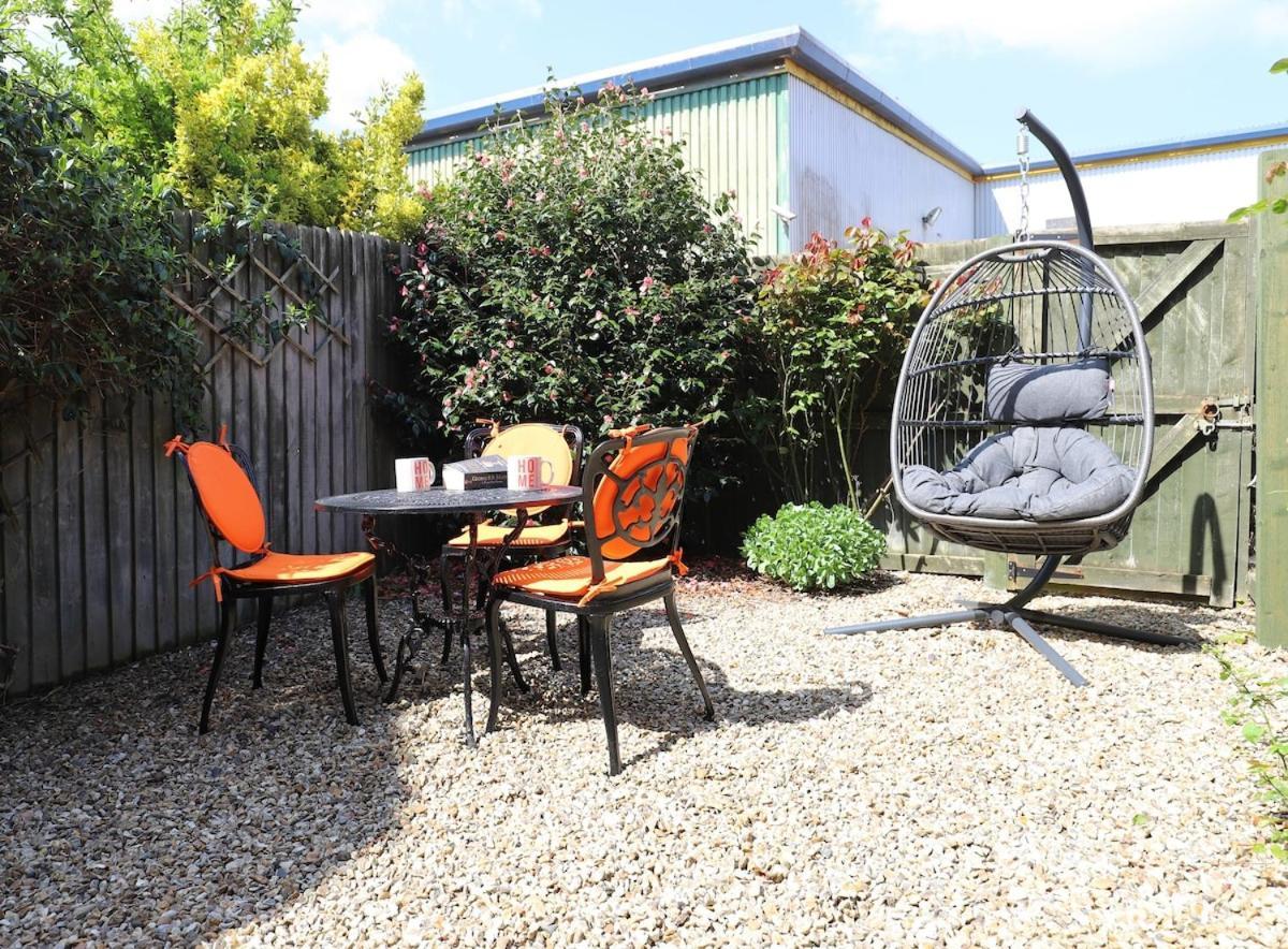Holiday home Stylish Townhouse By The Quay With Parking