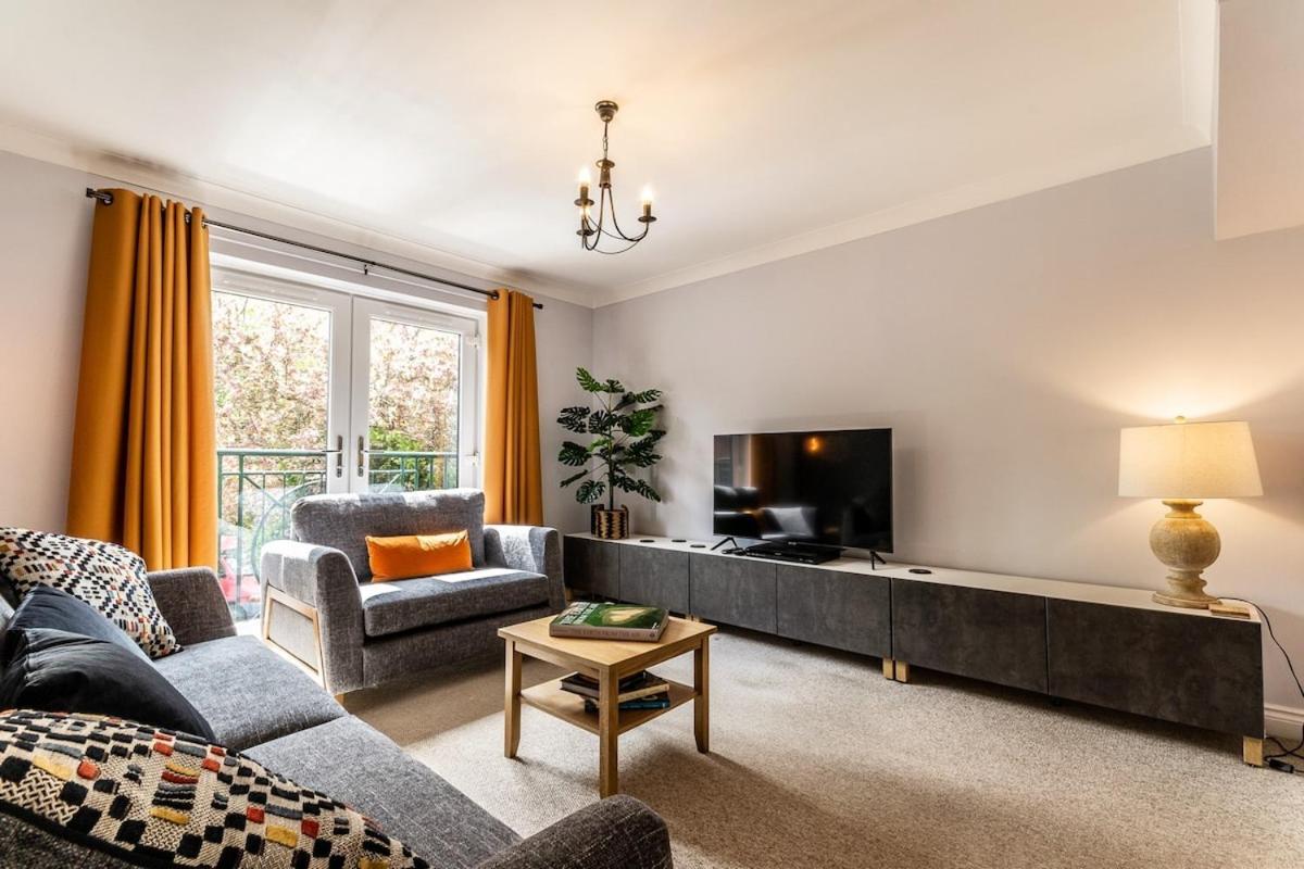 Holiday home Stylish Townhouse By The Quay With Parking *