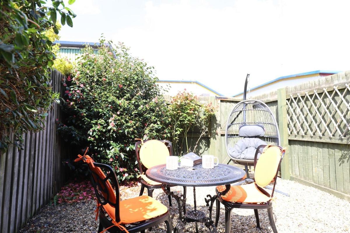 Stylish Townhouse By The Quay With Parking Holiday home *