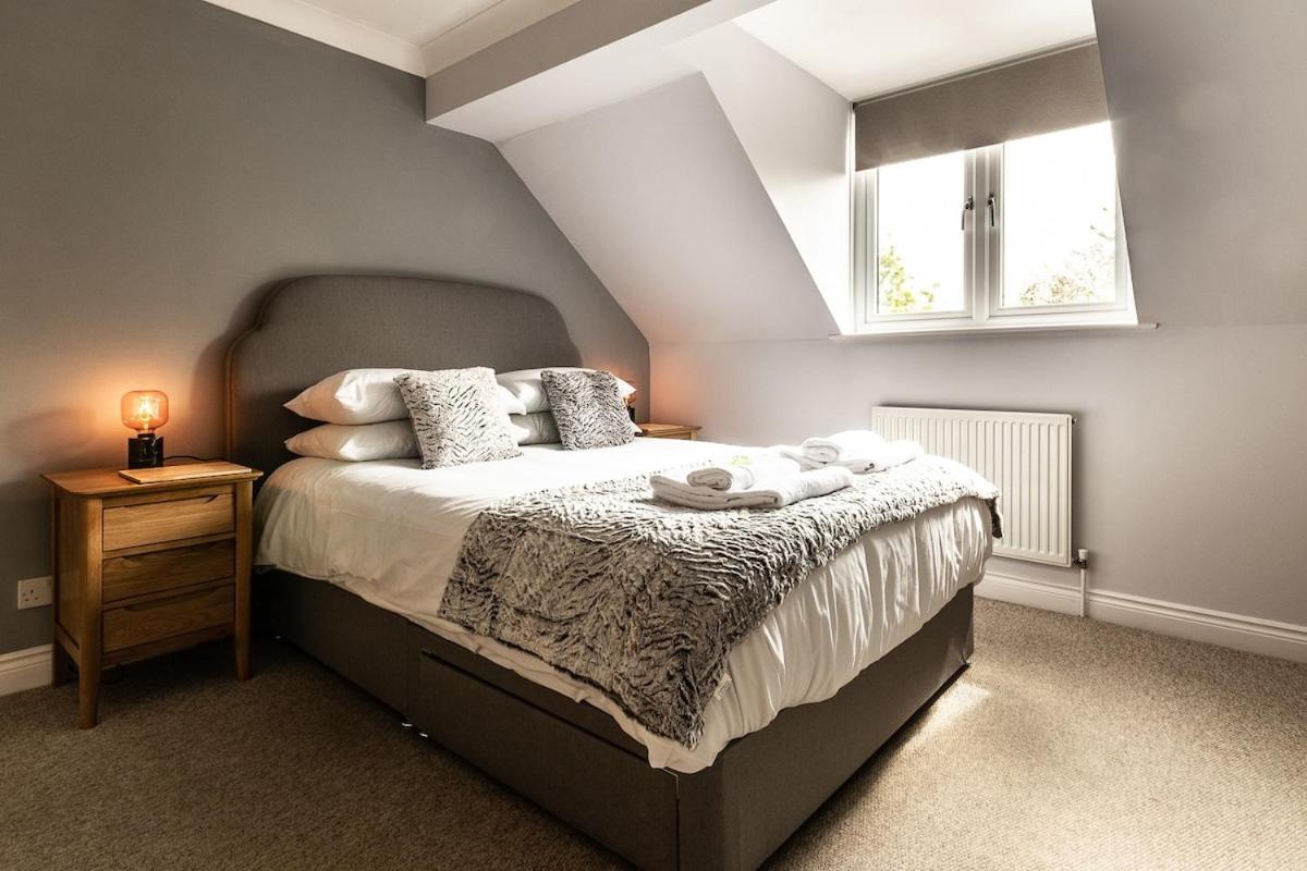 Stylish Townhouse By The Quay With Parking * Exeter